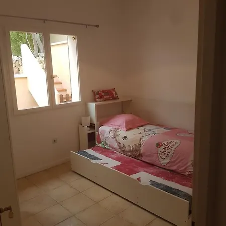 Maison Bord De * Vitrolles (Bouches-du-Rhone)