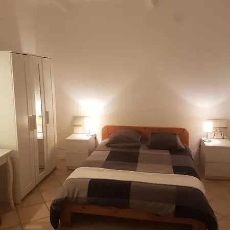 Maison Bord De Vitrolles (Bouches-du-Rhone)